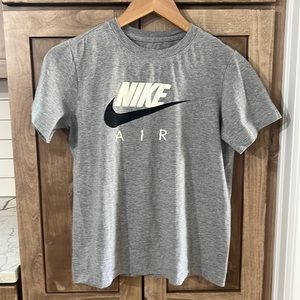 Nike | Boys’ Nike Tee, Gray, L